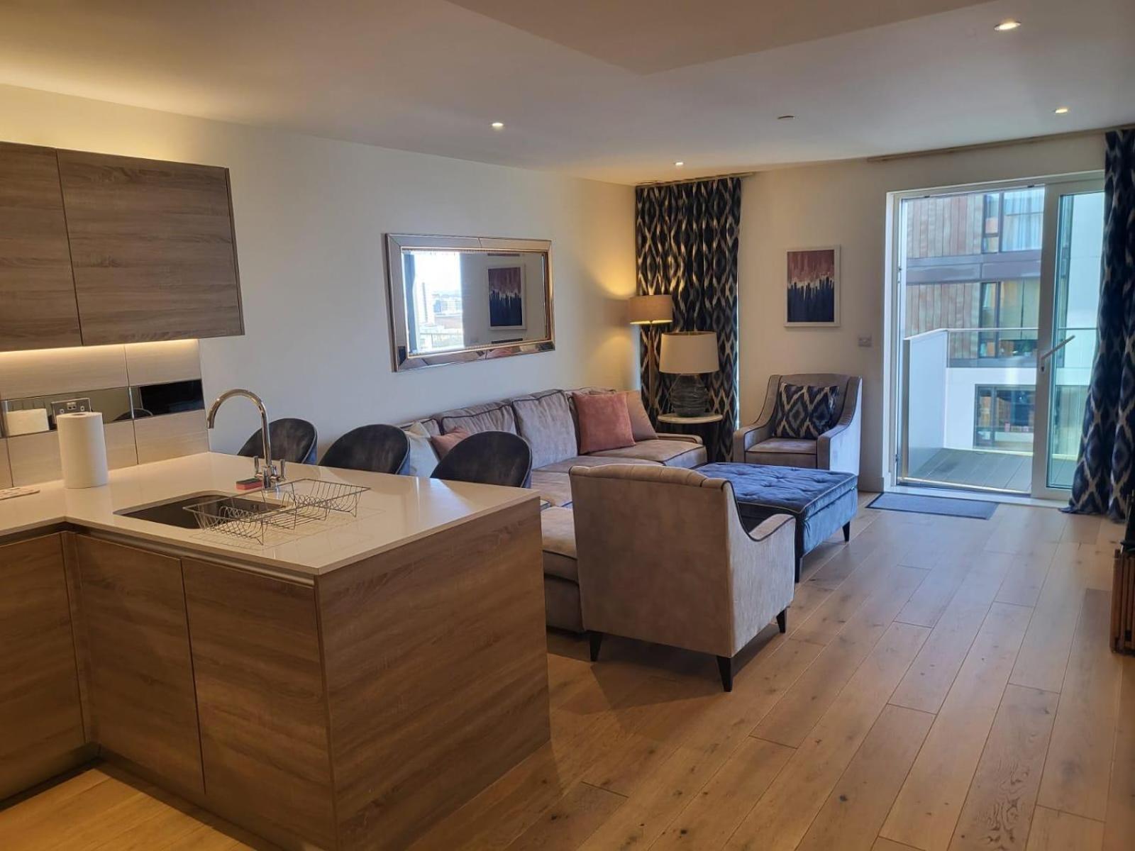 Floor Luxury Riverfront *